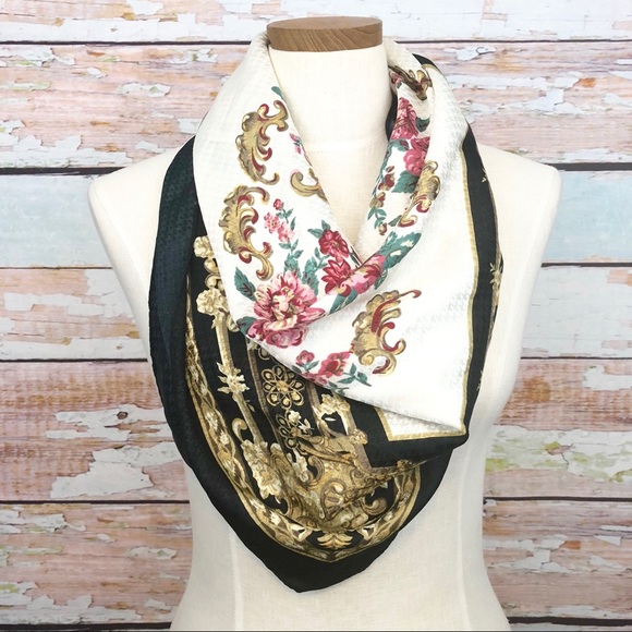 Vintage Accessories - VINTAGE Large Floral Scarf